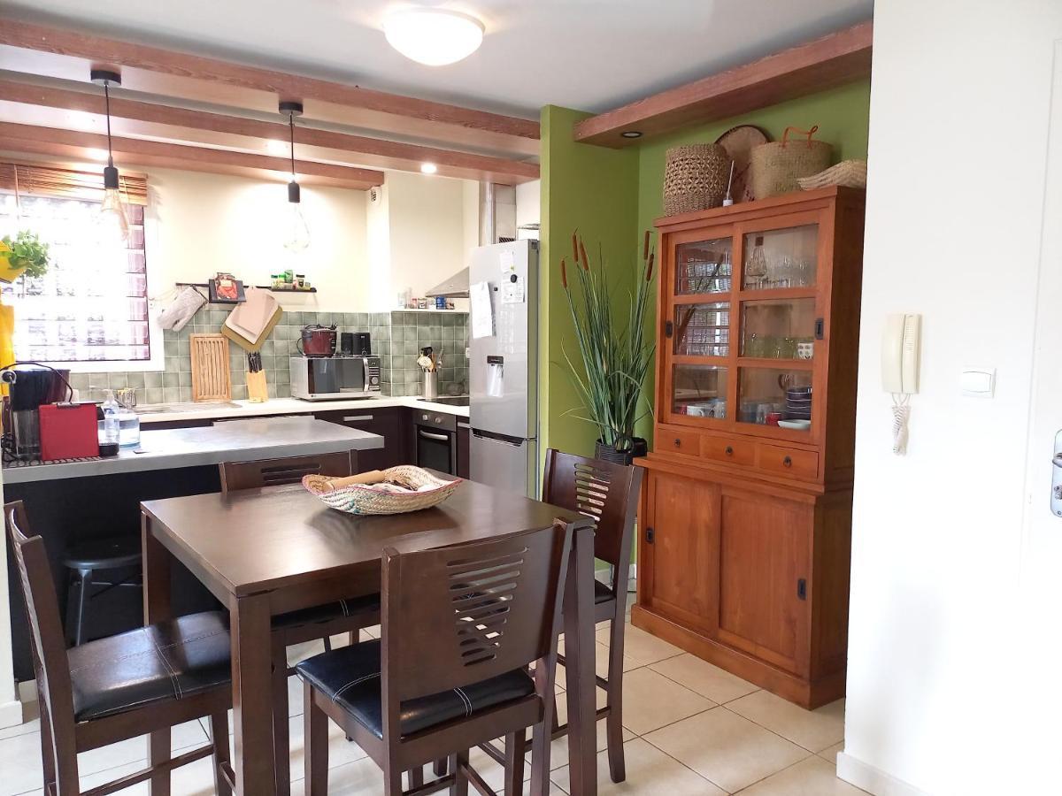 Bel Appartement Avec Terrasse Proche Des Plages Saint-Gilles Les Bains Exterior photo